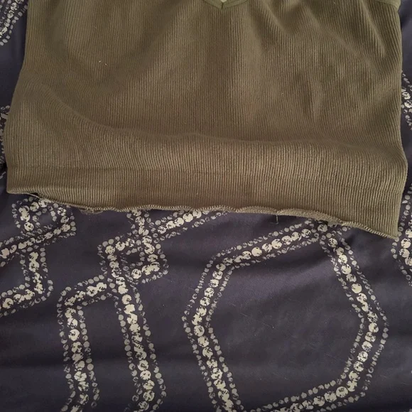 Tank Tops bundle - Picture 9 of 10